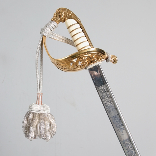 110 - A DUTCH NAVAL OFFICERS SWORD, SCABBARD AND BELT BY EICKHORN OF SOLINGEN. The 90 cm, curved, spear po... 