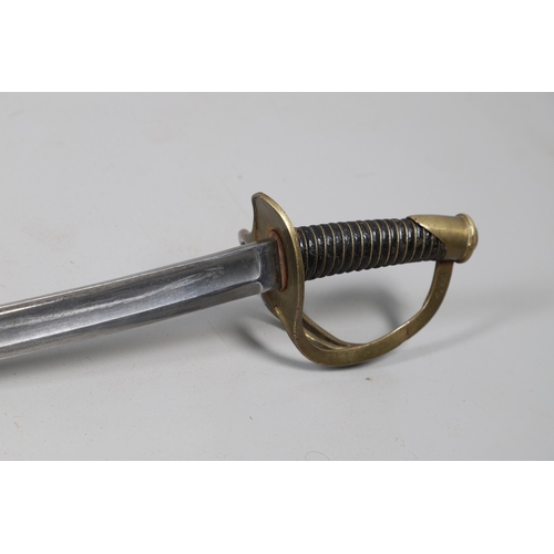 113 - A CONTINENTAL SWORD AND SCABBARD WITH TWO BAR HILT. A sword with a 90 cm curved and pointed blade wi... 