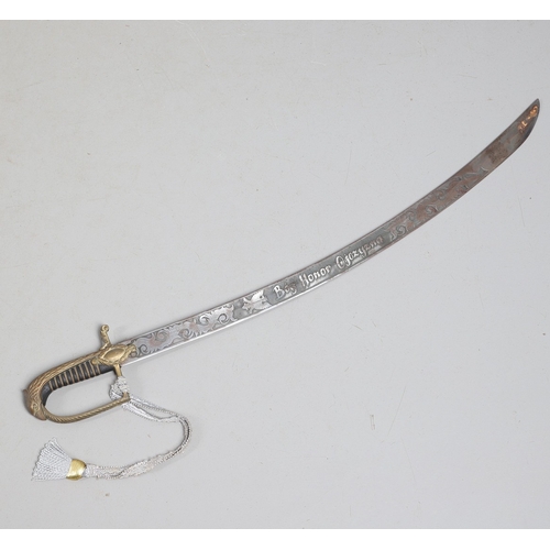116 - A POLISH 1921/22 PATTERN CAVALRY OFFICERS SABRE. With a 77cm curved and pointed blade decorated with... 
