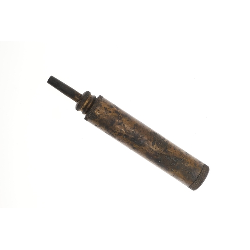70 - TWO PAIRS OF GUNSMITHS TURN SCREWS, FLINTS AND OTHER ITEMS. Two interlocking pairs of turn screws, o... 