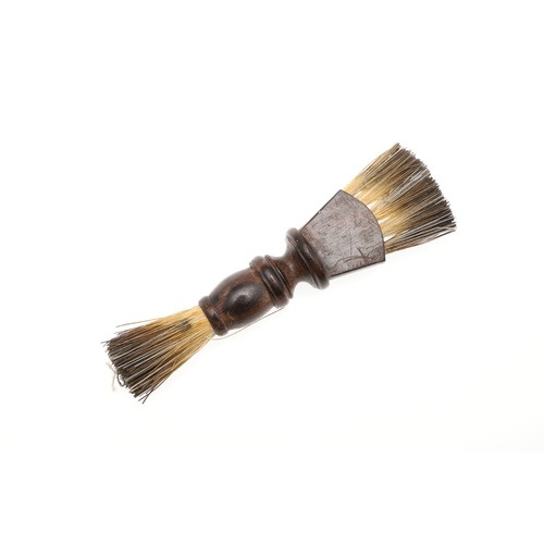 70 - TWO PAIRS OF GUNSMITHS TURN SCREWS, FLINTS AND OTHER ITEMS. Two interlocking pairs of turn screws, o... 