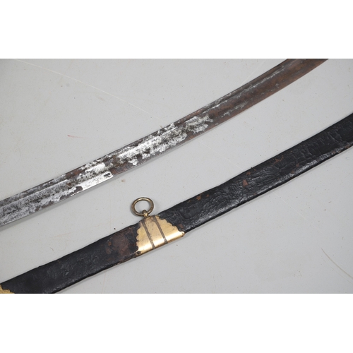 81 - A GEORGE III NAVAL OFFICER'S SWORD AND SCABBARD BY DRURY OF LONDON. The 82 cm broad curved blade wit... 