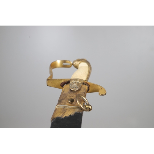 81 - A GEORGE III NAVAL OFFICER'S SWORD AND SCABBARD BY DRURY OF LONDON. The 82 cm broad curved blade wit... 