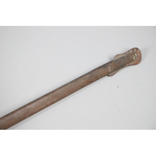 98 - A VICTORIAN 1854 PATTERN SWORD AND SCABBARD BY CATER AND CO. An 1854 pattern sword with an 83 cm sle... 
