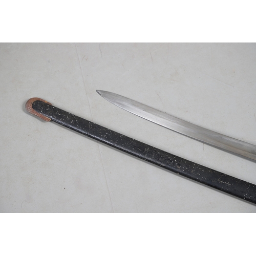 99 - AN 1890 PATTERN CAVALRY TROOPERS SWORD AND SCABBARD. With an 87 cm slightly curved and pointed blade... 