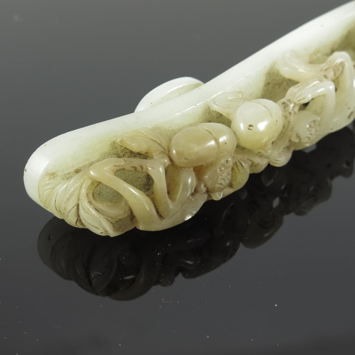 459 - QING DYNASTY CARVED JADE BELT HOOK, APPROX. 13cm L.