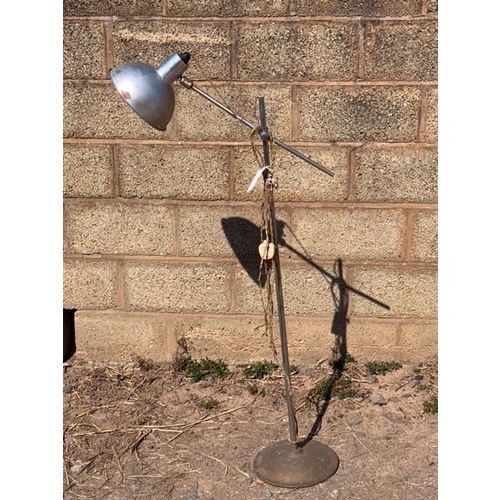 856 - NEBRO VINTAGE ADJUSTABLE LAMP