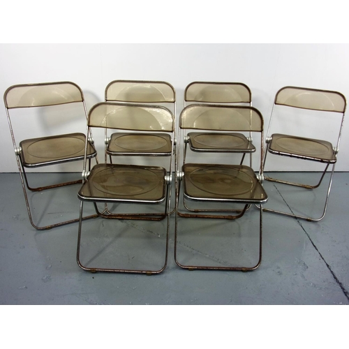 40 - A SET OF 6 PLIA CASTELLI BY GIANCARLO PIRETTI FOLDING CHAIRS, SMOKED PERSPEX WITH CHROME FRAMES (COR... 