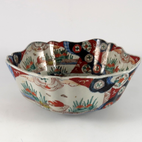 172 - ORIENTAL SCALLOPED BOWL, APPROX. 23.5 cm DIA.