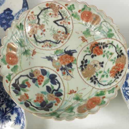 174 - JAPANESE SCALLOPED DISH WITH PEONY AND CHRYSANTHEMUM APPROX. 24cm DIA. AF, 3 CHINESE BLUE AND WHITE ... 