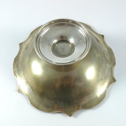 510 - SILVER FOOTED BOWL, SCALLOPED FORM, APPROX. 21 cm DIA, BIRMINGHAM 1931, MAKERS MARK INDISTINCT, APPR... 