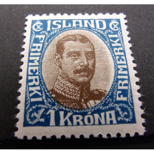 677 - STAMPS, ICELAND 1920 1KR CHOCOLATE AND BLUE MM SG129 CAT £80 RES £15