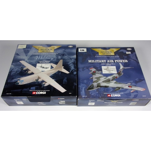 126 - CORGI AVIATION MILITARY AIR POWER AA31601 HANDLEY PAGE VICTOR K2 FALKLANDS 1:144 AND 48405 C-130K DE... 