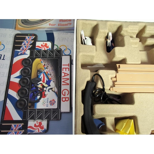 29 - SCALEXTRIC VELODROME CYCLING SET OFFICIAL PRODUCT OF TEAM GB FOR OLYMPICS 2012 CONTENTS PER PHOTOGRA... 