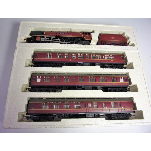 390 - BR (LMS) PRINCESS CORONATION CLASS 4-6-2 46258 CITY OF LEEDS IN BR CRIMSON LIVERY IN HORNBY MODEL PA... 