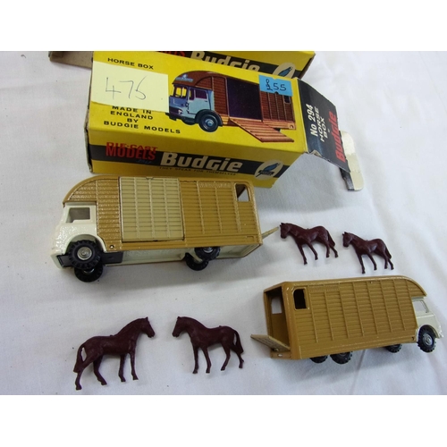 475 - BUDGIE TOYS 2 BOXED NUMBER 294 HORSE BOXES IN GOOD CONDITION WITH 4 HORSES IN TOTAL