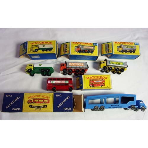482 - MATCHBOX SERIES BY MOKO NUMBER 2 ACCESSORY PACK CAR TRANSPORTER BOXED VGC, T/W 4 LATER MATCHBOX 1-75... 