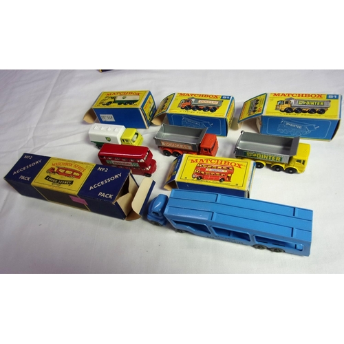 482 - MATCHBOX SERIES BY MOKO NUMBER 2 ACCESSORY PACK CAR TRANSPORTER BOXED VGC, T/W 4 LATER MATCHBOX 1-75... 