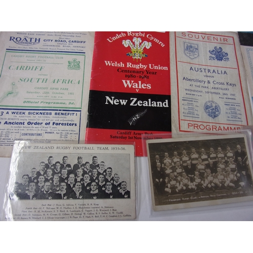 176 - VINTAGE AND OLD RUGBY PROGRAMMES INCLUDING BARBARIANS AUSTRALIA 1948, IRELAND V WALES 1951, CARDIFF ... 