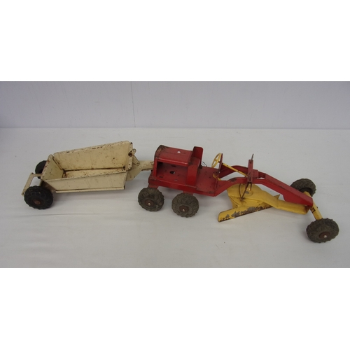 506 - TRAING STYLE BULLDOZER AND SHOVEL WITH BLADE TOGETHER WITH REAR TRAILER