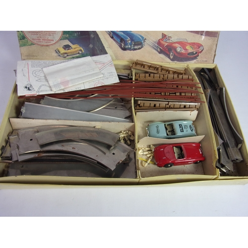510 - VICTORY INDUSTRIES VIP ELECTRIC MODEL ROADWAY SET A CONTAINING –
A FIGURE OF 8 RACE TRACK, VINTAGE C... 