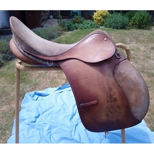 205 - EQUESTRIAN INTEREST, GIBSON NEW MARKET SADDLERS LTD RIDING SADDLE WITH SUEDE IN GOOD CONDITION WITH ... 