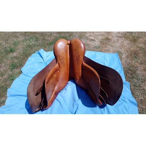 206 - EQUESTRIAN INTEREST, A GOOD CONDITION LEATHER RIDING SADDLE AN IDEAL SADDLE MARKED ON STRAPS WITH 3 ... 