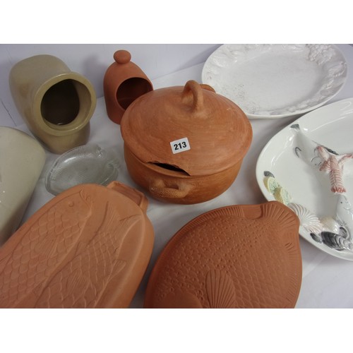 832 - A SELECTION OF ITALIAN STYLE TERRACOTTA FISHBOWLS SERVERS TOGETHER WITH A TERRACOTTA CHICKEN COOKER ... 