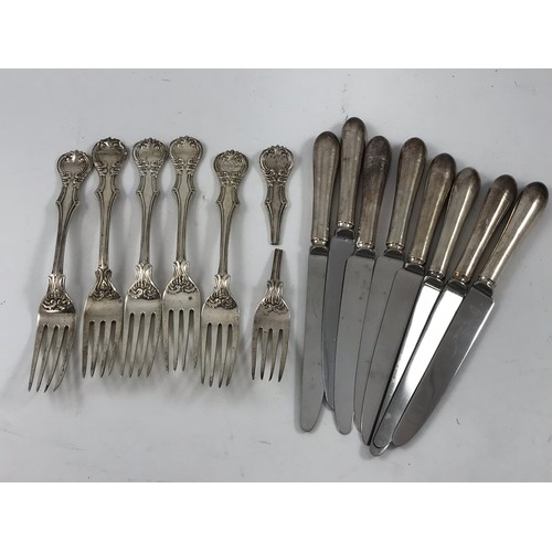 1940 - 6 SILVER DINNER FORKS, 1 AF APPROX. 593g TOGETHER WITH 8 KNIVES