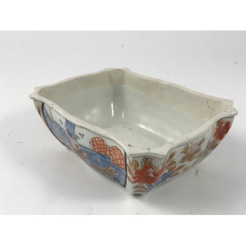 1756 - ORIENTAL HEXAGONAL DISH, 6 CHARACTER MARK, APPROX. 14 x 10.5 cm