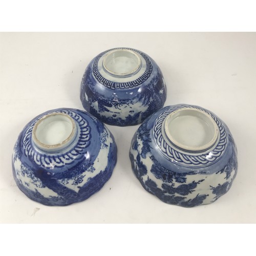 939 - 3 ORIENTAL BLUE AND WHITE BOWLS