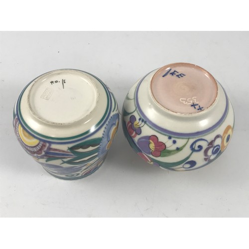 952 - 2 POOLE POTTERY VASES, APPROX. 10 cm h.