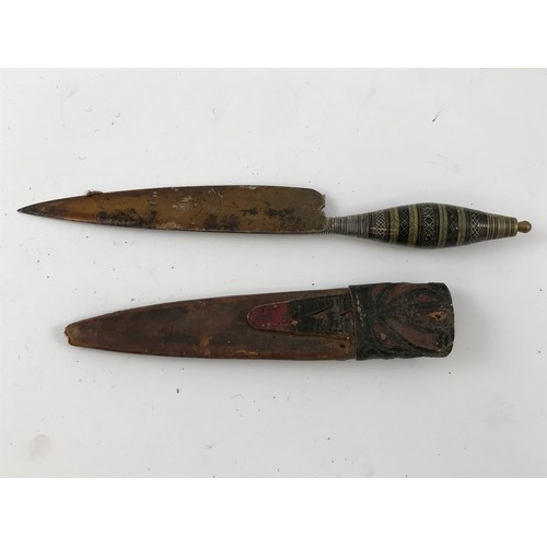 1638 - LATE 19TH CENTURY ITALIAN VENDETTA KNIFE, BLADE APPROX. 14.5 cm, LEATHER SCABBARD