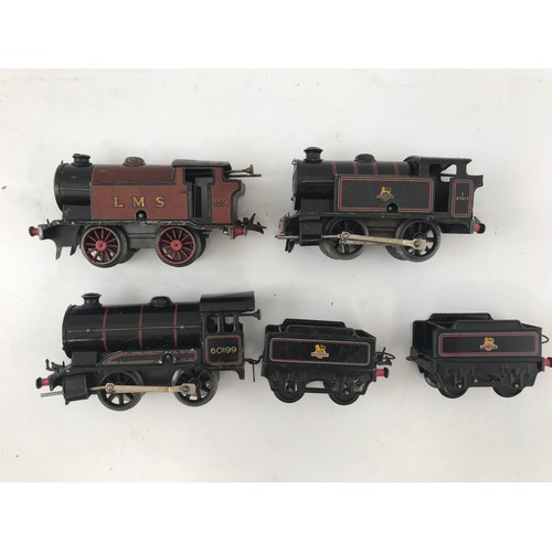 657 - HORNBY O GAUGE 0-4-0 WITH TENDER LOCOMOTIVE 60199 C/W, PLUS SPARE TENDER, 82011 0-4-0 TANK, AN EARLY... 