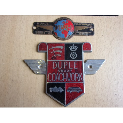 60 - COLLECTION OF DUPLE GROUP COACH WORK BADGES INCLUDING A VERY OLD VINTAGE DUPLE COACH WORKS WITH ENAM... 