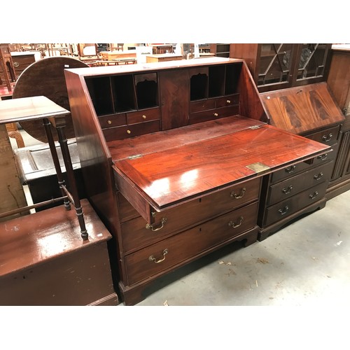 213 - FALL FRONT BUREAU