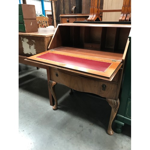 219 - 20TH CENTURY FALL FRONT BUREAU ON CABRIOLE LEGS