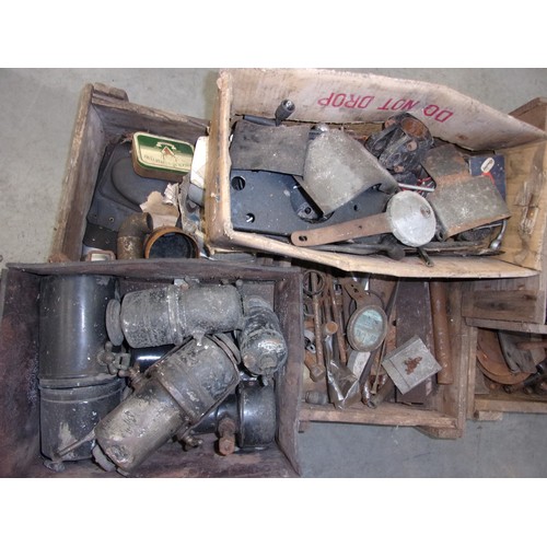 35 - 5 CRATES OF VARIOUS MOTORCYCLE SPARES AND SPARE PARTS INCLUDING ENGINE FRAMES, PUMPS, ACCESSORIES, T... 