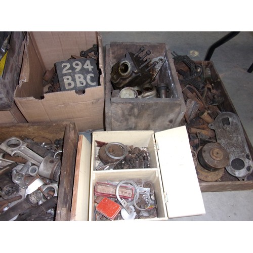 32 - VINTAGE MOTORCYCLING PARTS INCLUDING ENGINE PARTS, DRIVES, COVERS ETC REG PLATE 294 BBC