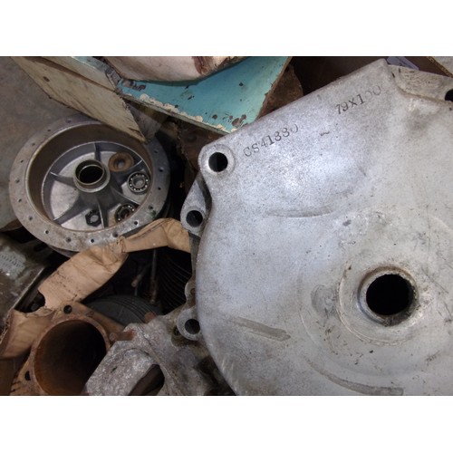 36 - COLLECTION OF MOTORCYCLE ENGINE PARTS AND GEAR BOX PARTS INCLUDING STURMYARCHER, HORNS, TANK,CHAINS ... 