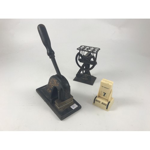 704 - SET OF OLD SCALES, DESK CALENDAR LETTER STAMP ETC