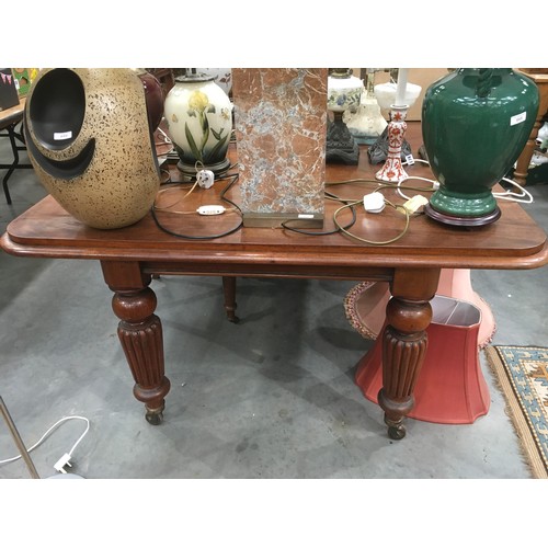 473 - IMPRESSIVE VICTORIAN MAHOGANY WIND OUT DINING TABLE ON FLUTED BALUSTER LEGS, 4 LEAVES, 2 LARGE, 2 SM... 