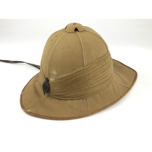 1663 - PITH HELMET BY ELLWOOD & SONS OF LONDON, WITH BADGE