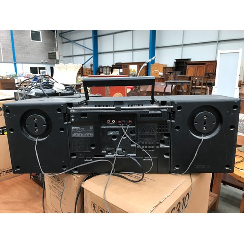 1576 - PANASONIC XBS BOOM BOX