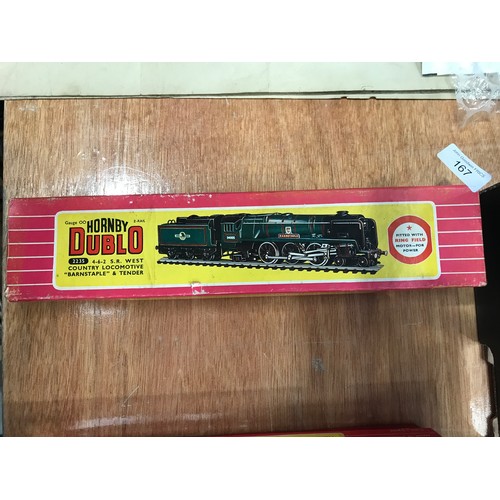 167 - HORNBY DUBLO BOXED 2235 4-6-2 S.R. WEST COUNTRY LOCOMOTIVE 34005 BARNSTABLE IN GOOD CONDITION WITH I... 