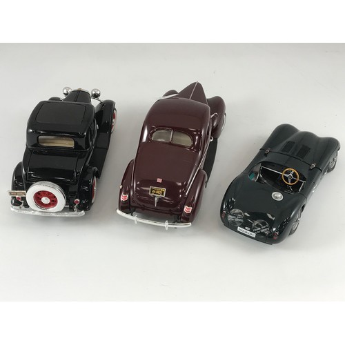 281 - ERTL 1944 FORD COUPE 1/18 SCALE JAGUAR 120C A/F AND ROAD SIGNATURE 1932 FORD