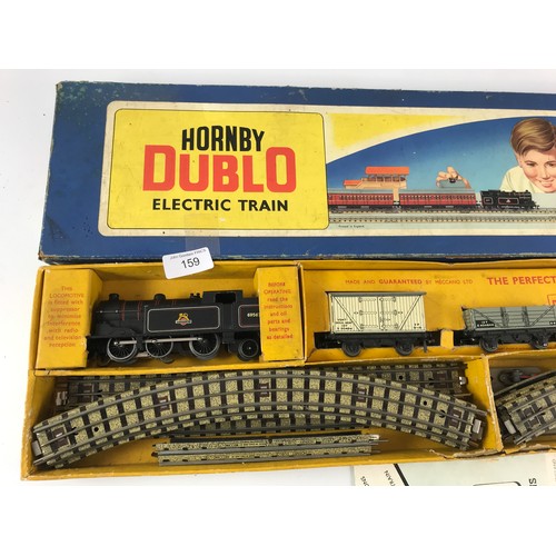 159 - HORNBY DUBLO TANK GOODS TRAIN SET WITH LOCOMOTIVE 69597, 4 WAGONS, QUANTITY OF TRACK PLUS INSTRUCTIO... 