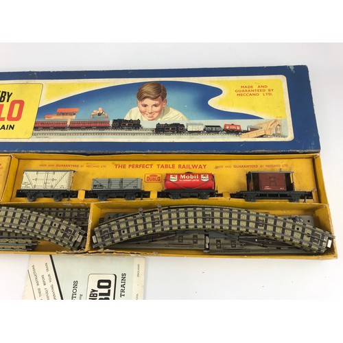 159 - HORNBY DUBLO TANK GOODS TRAIN SET WITH LOCOMOTIVE 69597, 4 WAGONS, QUANTITY OF TRACK PLUS INSTRUCTIO... 