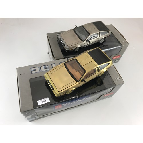 259 - SUNSTAR 2 BOXED 1:18 SCALE DELOREAN CARS COMPRISING 1981 DELOREAN LK, 1981 DELOREAN BRACKETS, GOLD E... 