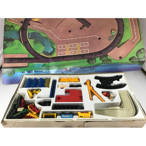 262 - IDEAL TANK COMMAND GAME MATCHBOX PLAYSET PS-4 RAILWAY GOODS YARD AND AURORA AFX24 HOUR RACE SET GX17... 